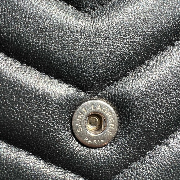 SAINT LAURENT Lou Lou Wallet on Chain - Picture 9 of 14